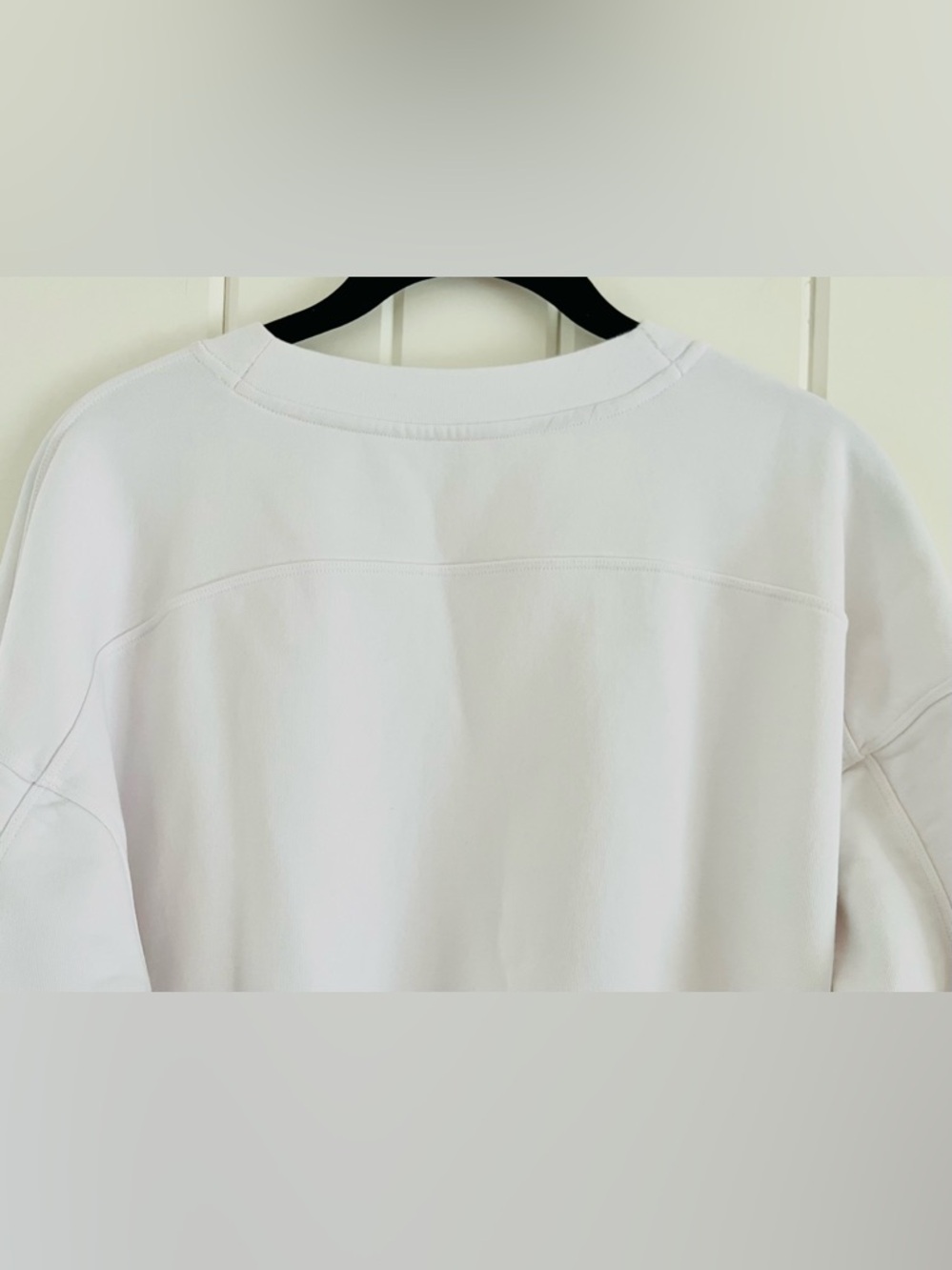 Lululemon White Perfectly Oversized Crew, Sz M (P2P 24) - Picture 3 of 4